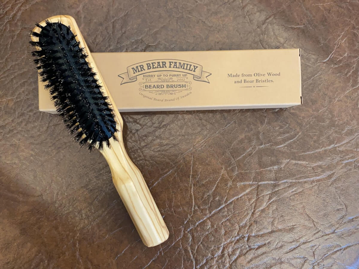 Mr. Bear Family - La Barbería Haircuts & Wines